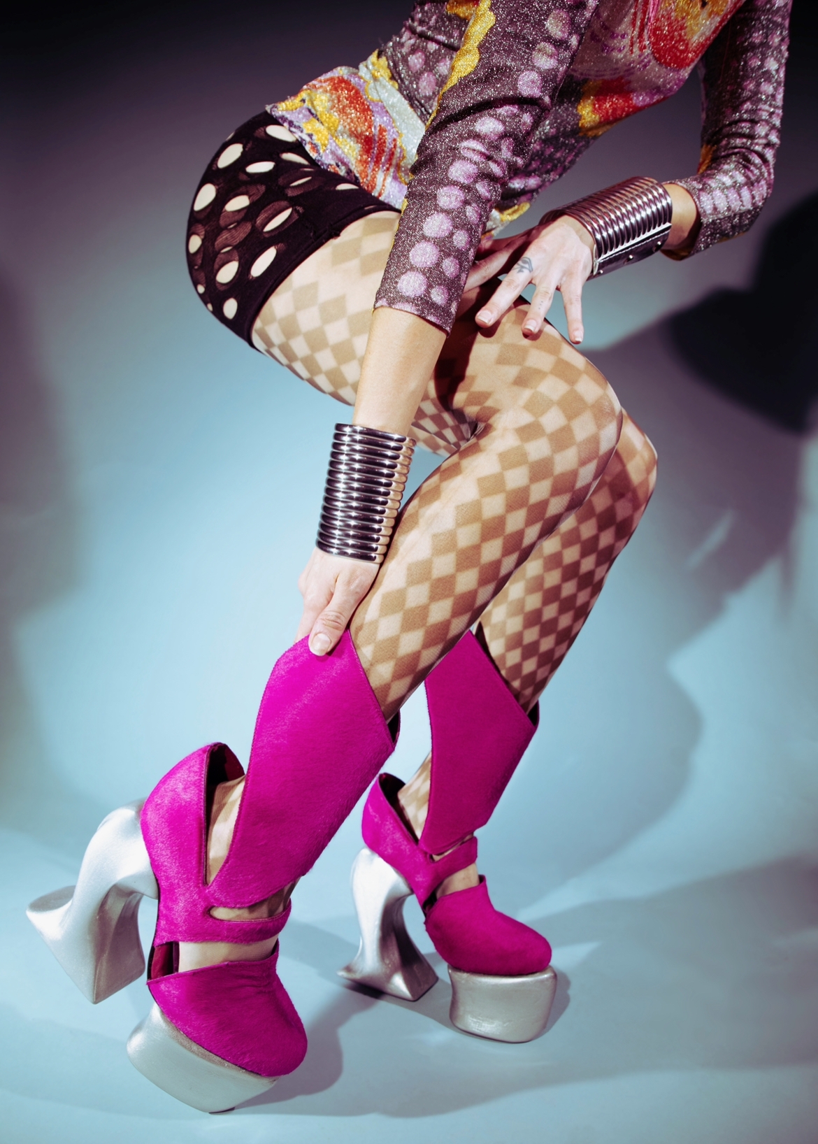 Human Wires ,  | International Design Awards Winners